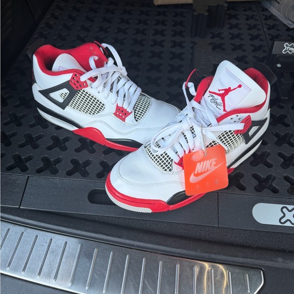 Air Jordan 4 Retro OG 'Fire Red' - Picture 2 of 4